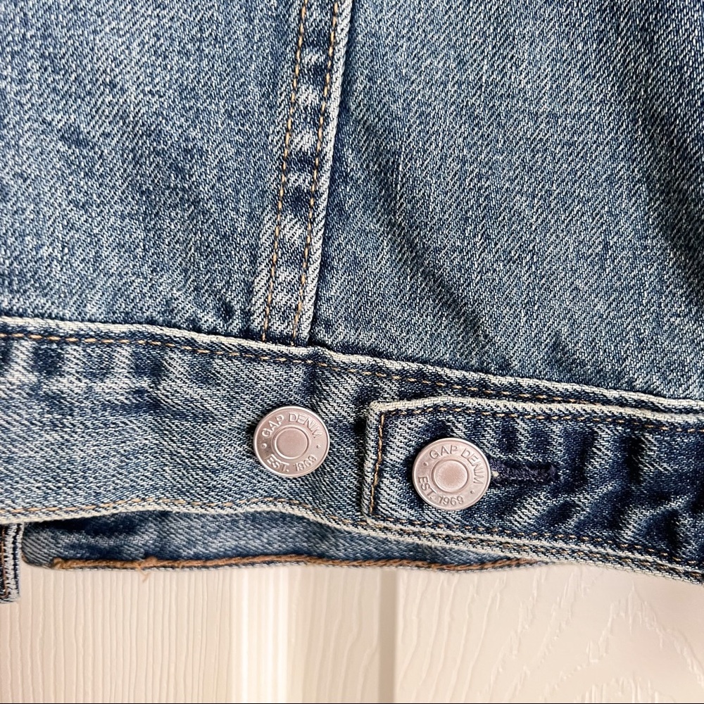 GAP Jean Jacket - Picture 6 of 7